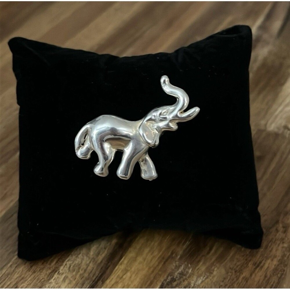 Vintage Designer Taxco 925 Sterling Silver Raised Trunk Elephant Brooch Pendant